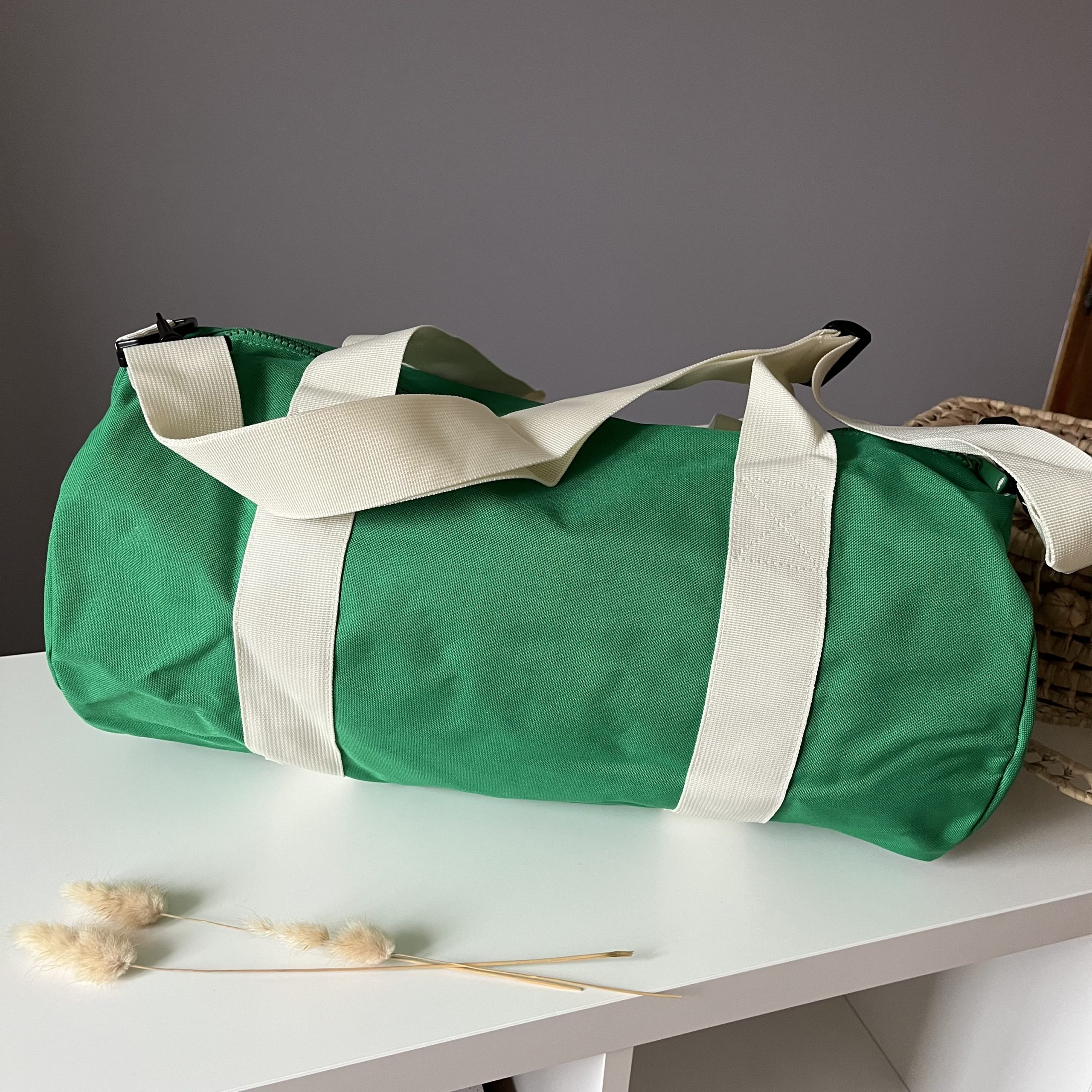 Vert pomme polyester 20L --- 35€